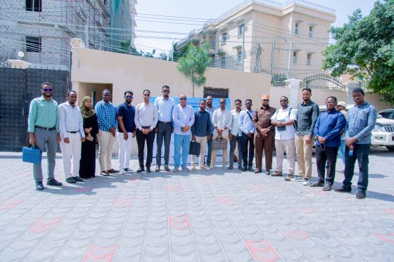 WASAARADDA OO QABATAY SIMINAAR KU SAABSAN QARIIREYNTA & BIYAHA DHULKA HOOSE